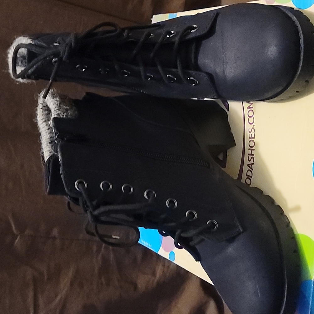 Soda black boots